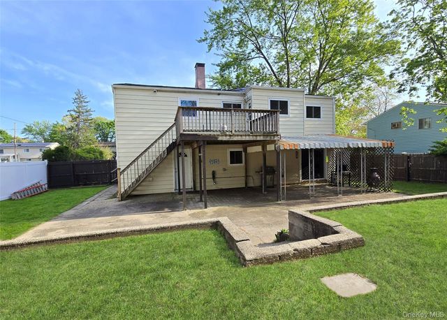 529 Hawkins Road, Selden, NY 11784