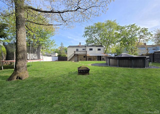 529 Hawkins Road, Selden, NY 11784