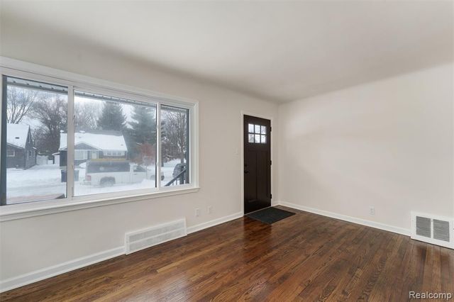 3274 Harvard Road, Royal Oak, MI 48073