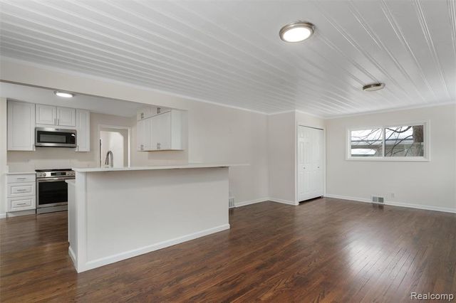 3274 Harvard Road, Royal Oak, MI 48073