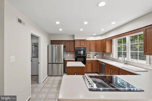 9127 SCOTT ST, Springfield, VA 22153