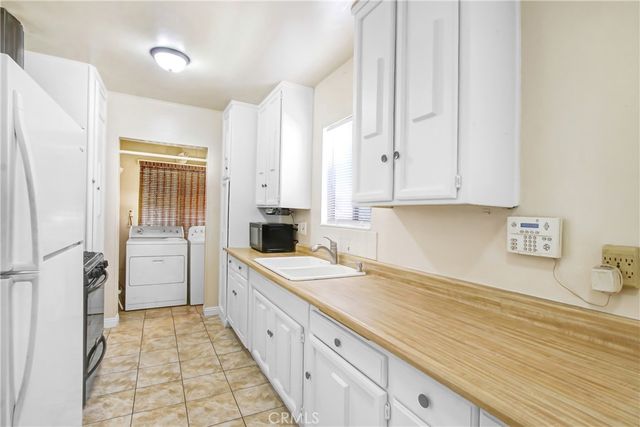 15412 Pine Avenue, Fontana, CA 92335