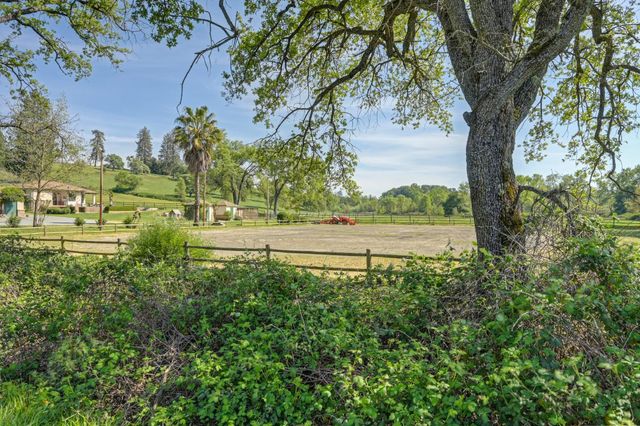 10543 Streeter Rd, Auburn, CA 95602