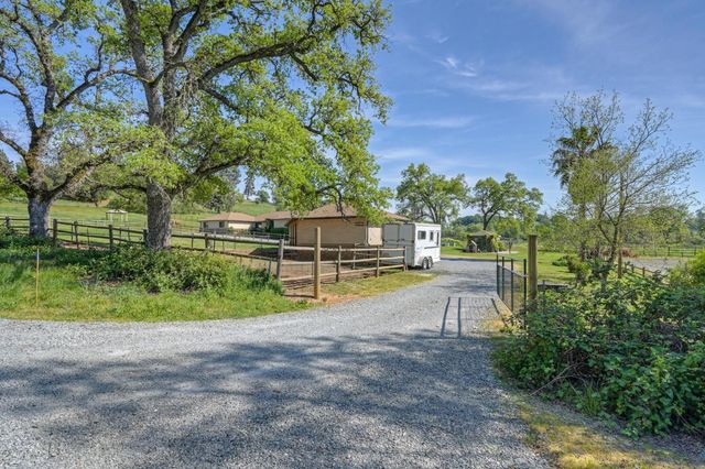 10543 Streeter Rd, Auburn, CA 95602