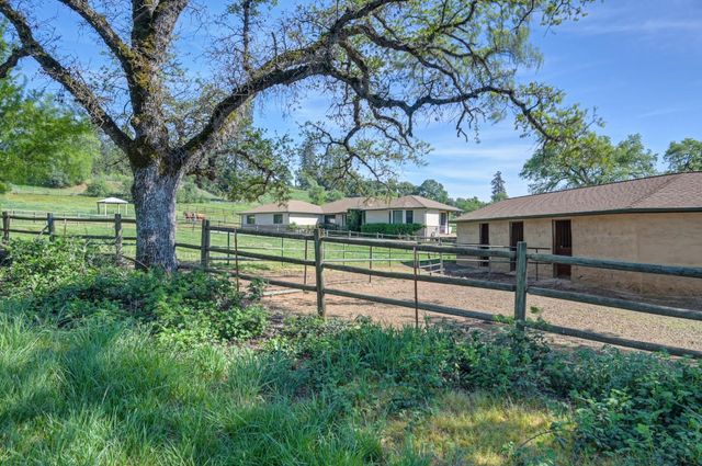 10543 Streeter Rd, Auburn, CA 95602