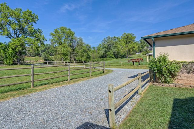 10543 Streeter Rd, Auburn, CA 95602