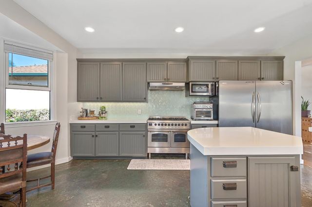 10543 Streeter Rd, Auburn, CA 95602