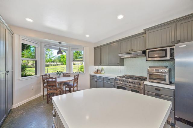 10543 Streeter Rd, Auburn, CA 95602