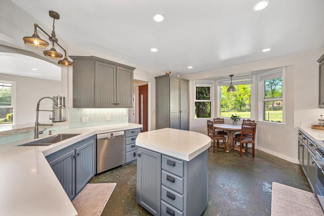10543 Streeter Rd, Auburn, CA 95602