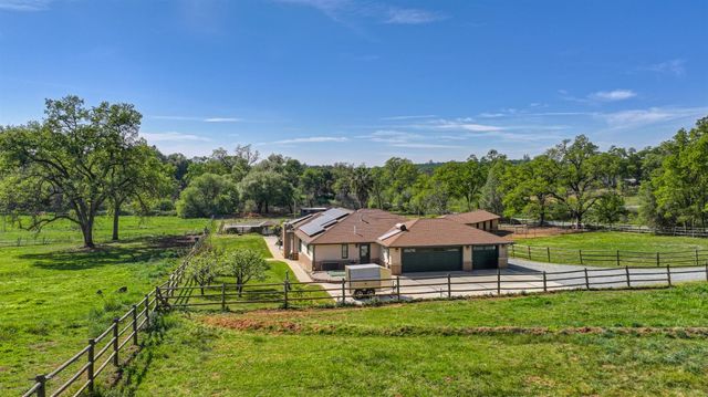 10543 Streeter Rd, Auburn, CA 95602