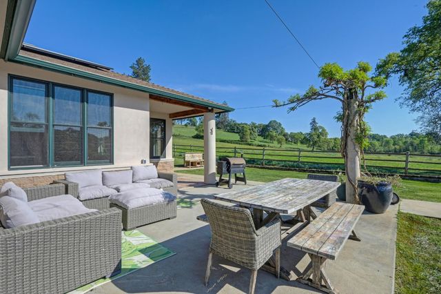 10543 Streeter Rd, Auburn, CA 95602