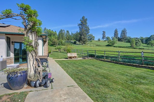 10543 Streeter Rd, Auburn, CA 95602
