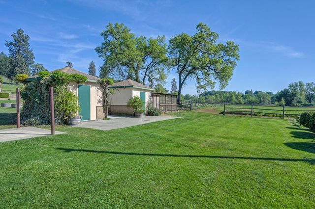 10543 Streeter Rd, Auburn, CA 95602