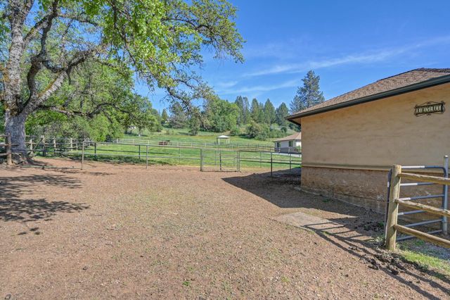 10543 Streeter Rd, Auburn, CA 95602