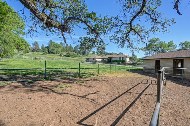 10543 Streeter Rd, Auburn, CA 95602