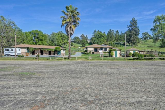 10543 Streeter Rd, Auburn, CA 95602