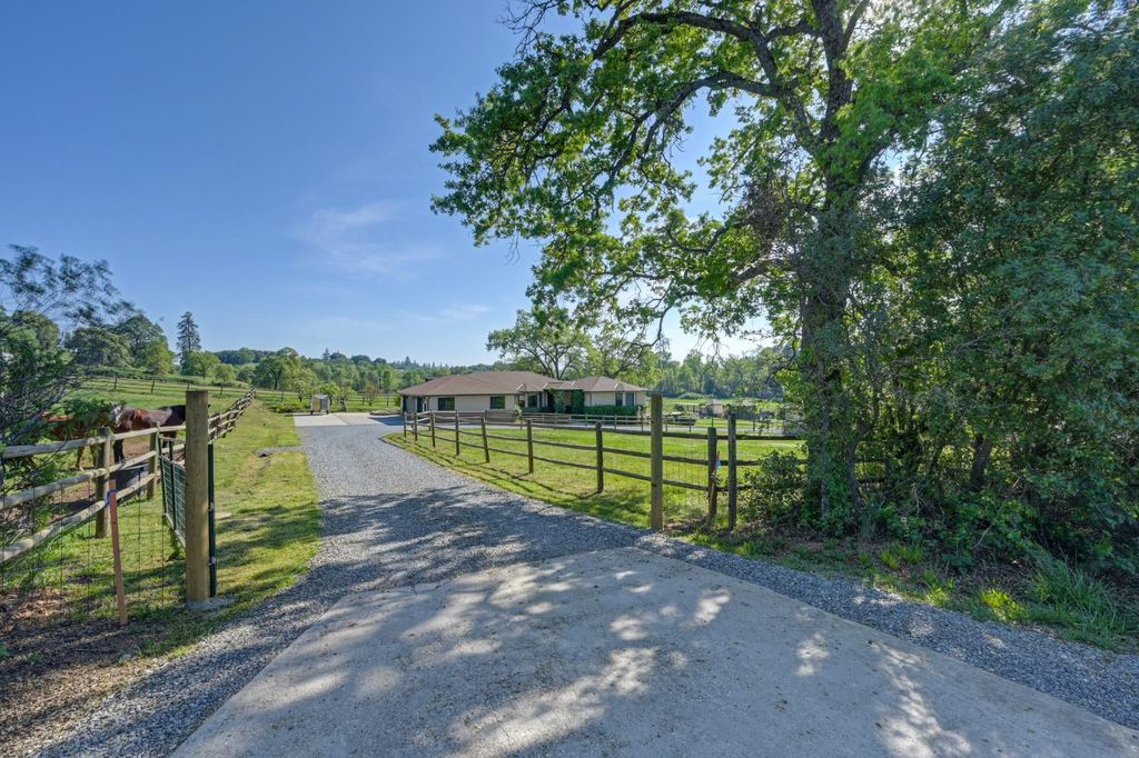 10543 Streeter Rd, Auburn, CA 95602
