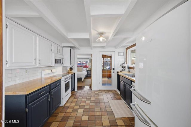 18 Shore Avenue, Malta, NY 12866