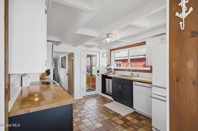 18 Shore Avenue, Malta, NY 12866