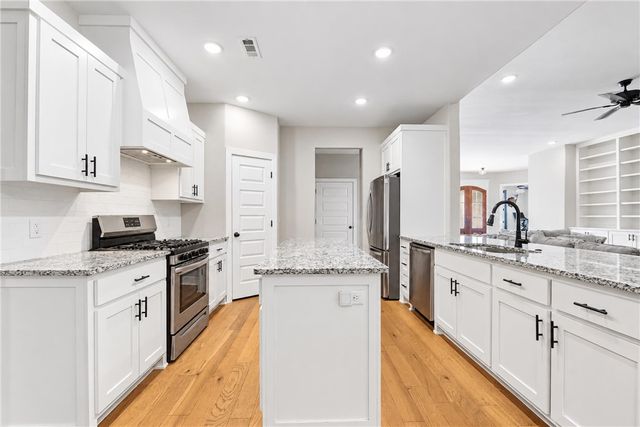 1588 N Dawes Street, Fayetteville, AR 72704