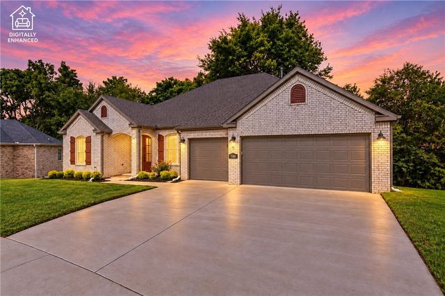 1588 N Dawes Street, Fayetteville, AR 72704