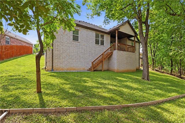 1588 N Dawes Street, Fayetteville, AR 72704