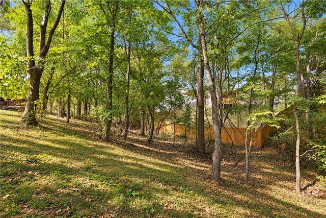 1588 N Dawes Street, Fayetteville, AR 72704
