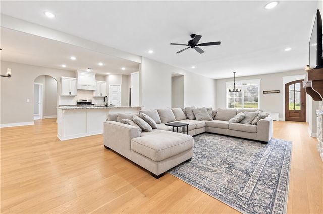 1588 N Dawes Street, Fayetteville, AR 72704
