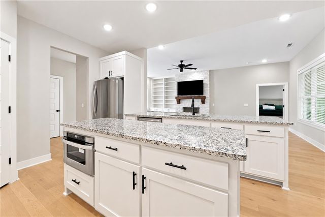 1588 N Dawes Street, Fayetteville, AR 72704