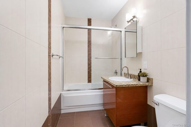 2388 Ocean Avenue 11, Brooklyn, NY 11229