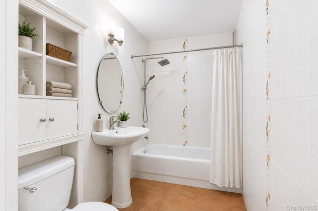 2388 Ocean Avenue 11, Brooklyn, NY 11229