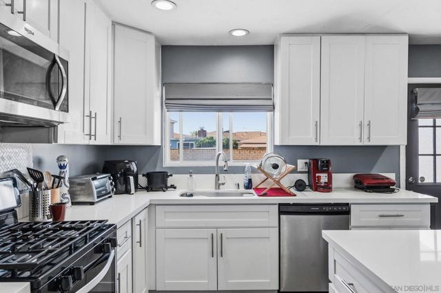 5567 Las Alturas Ter, San Diego, CA 92114