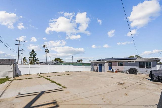 5567 Las Alturas Ter, San Diego, CA 92114