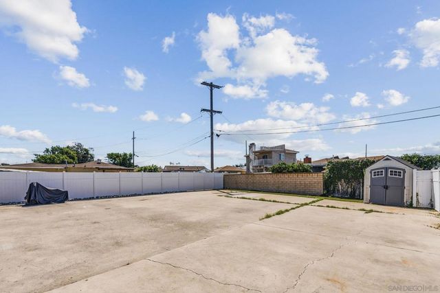 5567 Las Alturas Ter, San Diego, CA 92114