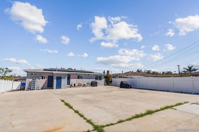 5567 Las Alturas Ter, San Diego, CA 92114