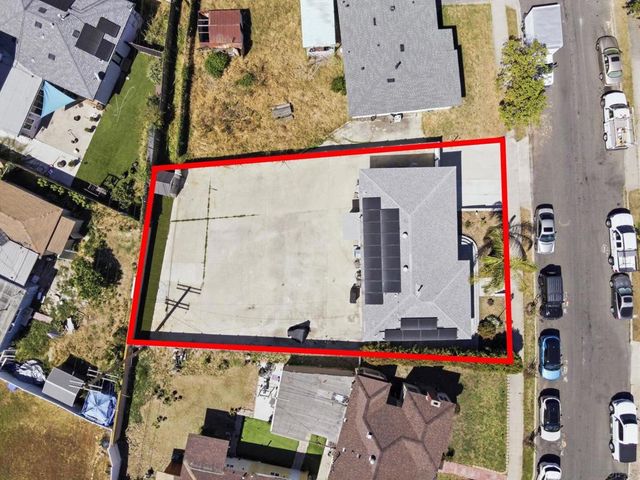 5567 Las Alturas Ter, San Diego, CA 92114