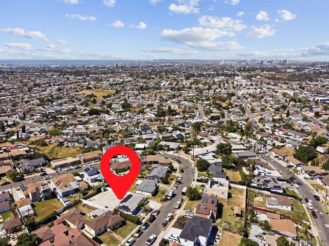 5567 Las Alturas Ter, San Diego, CA 92114