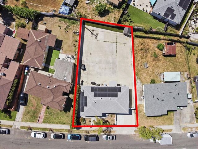 5567 Las Alturas Ter, San Diego, CA 92114