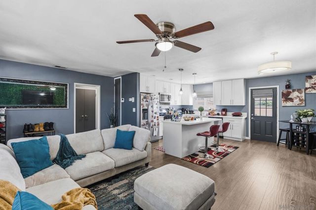 5567 Las Alturas Ter, San Diego, CA 92114