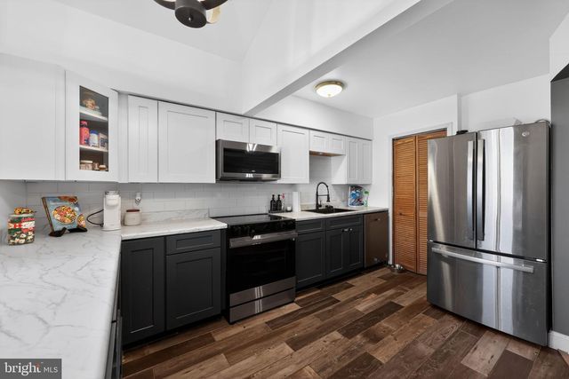 545 BERKSHIRE DR, Williamstown, NJ 08094