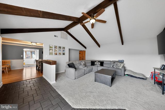 545 BERKSHIRE DR, Williamstown, NJ 08094