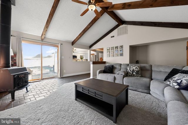 545 BERKSHIRE DR, Williamstown, NJ 08094