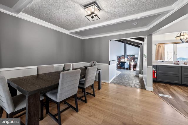 545 BERKSHIRE DR, Williamstown, NJ 08094