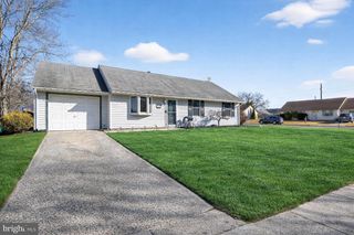 545 BERKSHIRE DR, Williamstown, NJ 08094