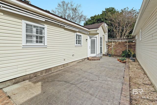 44 Cottage Drive, Fairhope, AL 36532