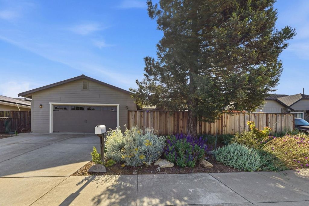 1691 Monticello Drive, Hollister, CA 95023