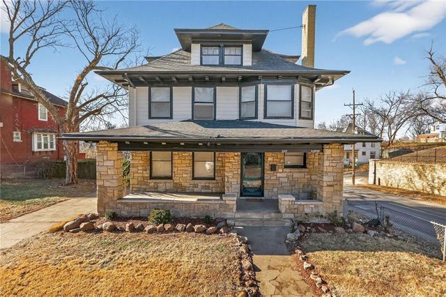 602 S 13th Street, St Joseph, MO 64501