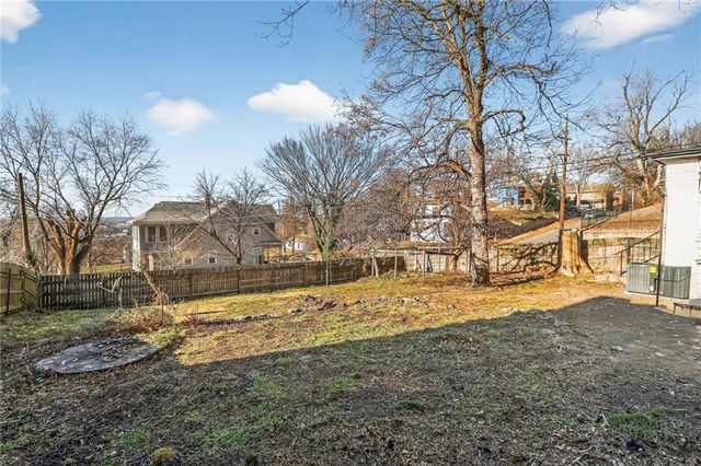 602 S 13th Street, St Joseph, MO 64501