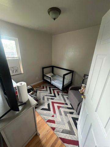 18435 Robson Street, Detroit, MI 48235