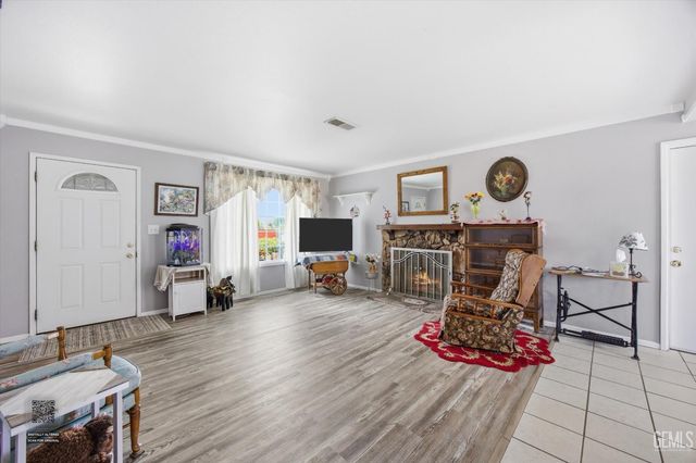 21230 MIssion Street, Tehachapi, CA 93561